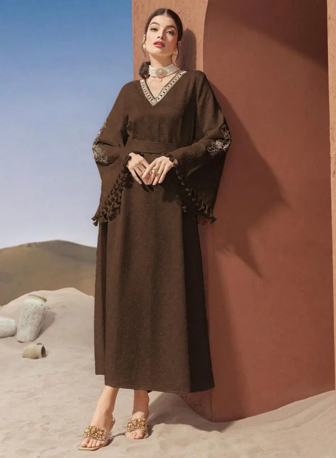 تايك تو جلابية جاكارة بتفاصيل شراشيب